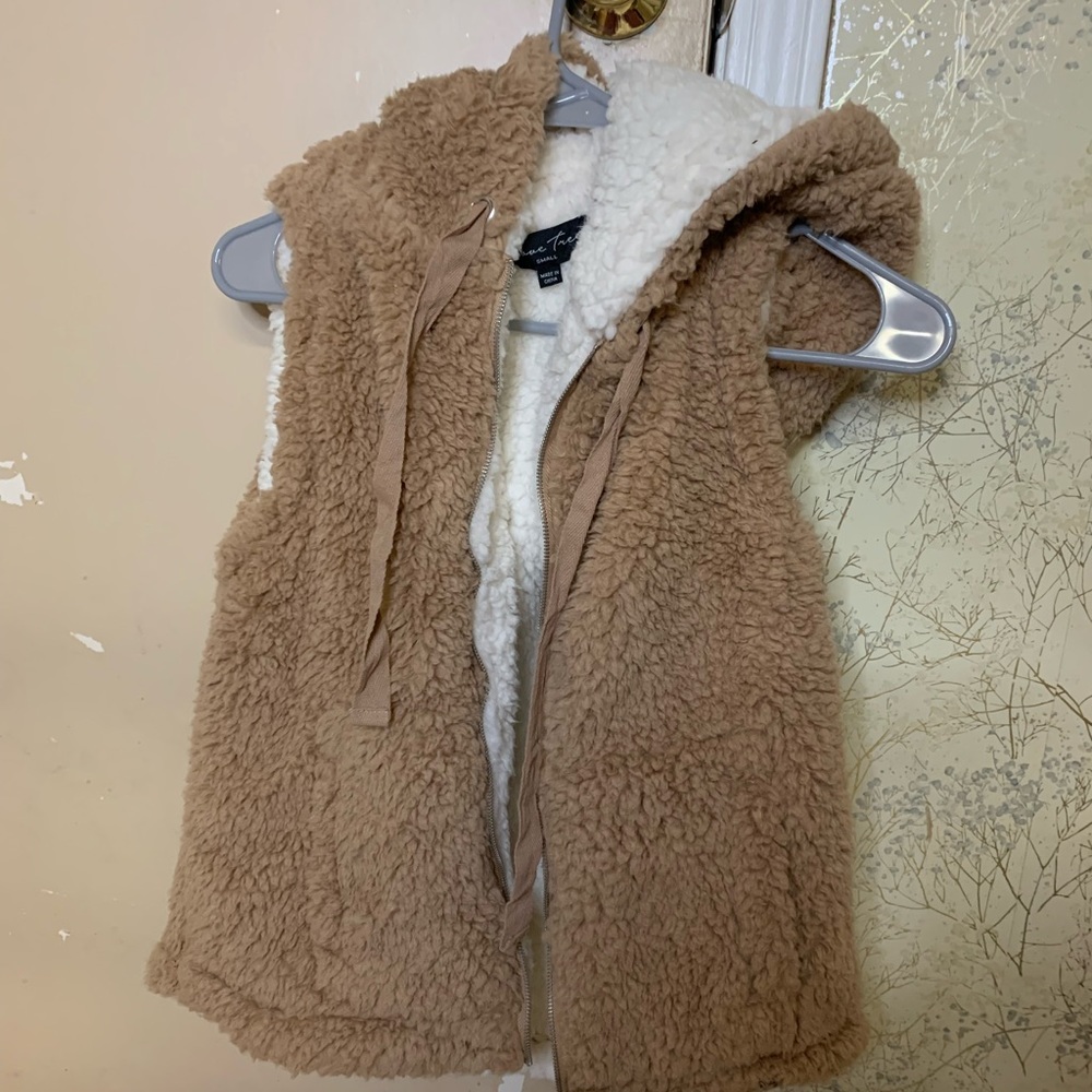 love tree vest